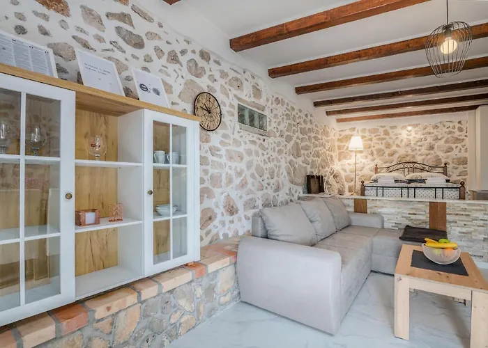 Apartment & Studio Goga