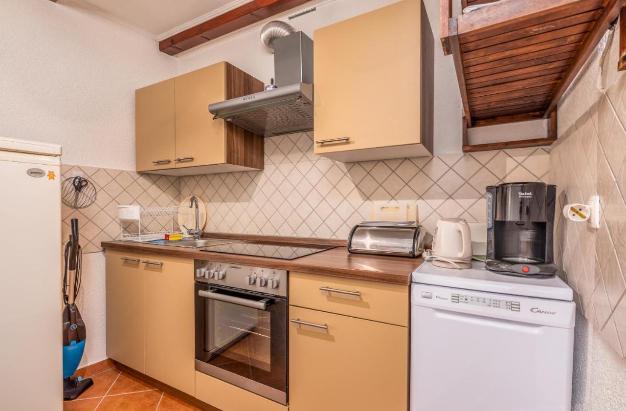 Apartment & Goga *